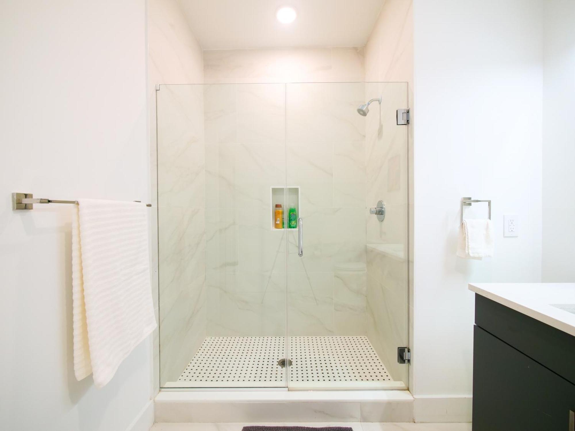 New Modern Serenity- 2Br Retreat Near New York City ベイヨン エクステリア 写真